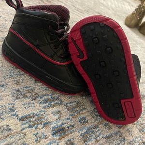 Nike ACG toddler boots